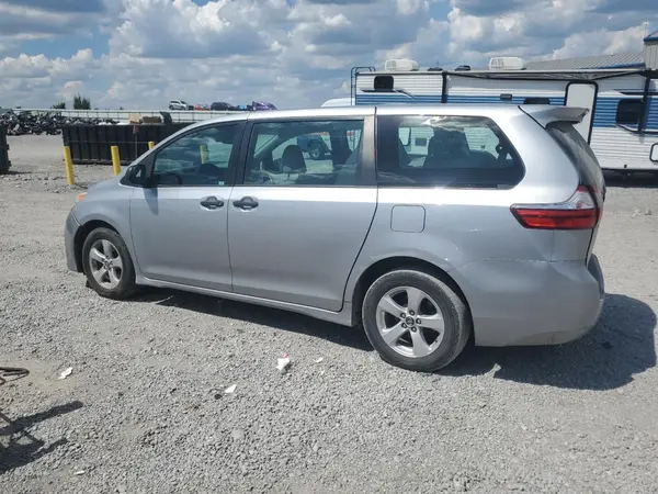 5TDZZ3DC3JS952041 2018 TOYOTA SIENNA - Image 2