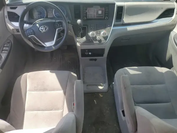 5TDZZ3DC3JS952041 2018 TOYOTA SIENNA - Image 8
