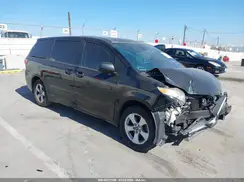 5TDZZ3DC3JS964268 2018 TOYOTA SIENNA