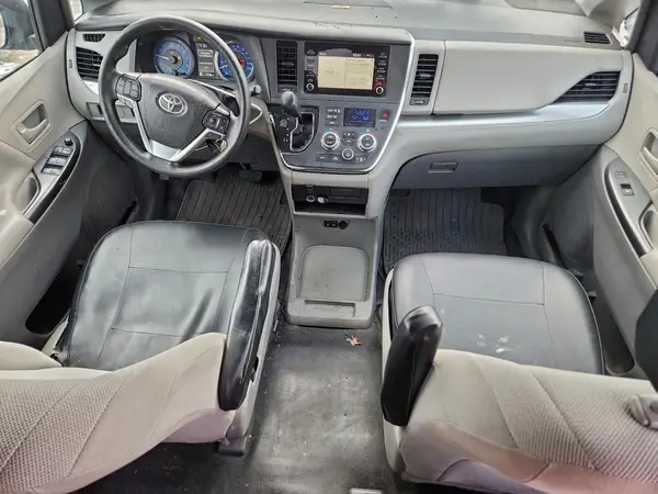 5TDZZ3DC3KS013473 2019 TOYOTA SIENNA - Image 8