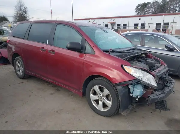 5TDZZ3DC3KS968533 2019 TOYOTA SIENNA - Image 1