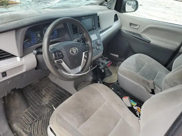5TDZZ3DC3LS030887 2020 TOYOTA SIENNA - Image 8