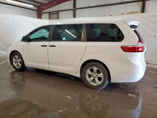 5TDZZ3DC4HS767569 2017 TOYOTA SIENNA - Image 2
