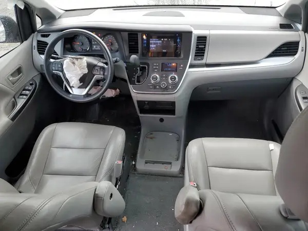5TDZZ3DC4HS772223 2017 TOYOTA SIENNA - Image 8