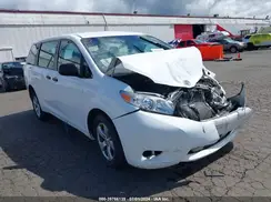 5TDZZ3DC4HS795842 2017 TOYOTA SIENNA