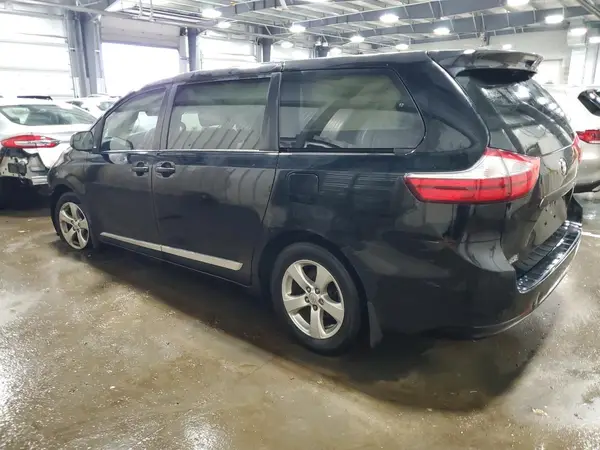 5TDZZ3DC4HS809352 2017 TOYOTA SIENNA - Image 2