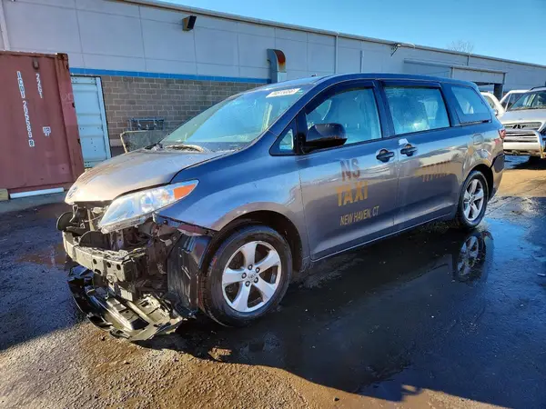 5TDZZ3DC4HS868580 2017 TOYOTA SIENNA - Image 1