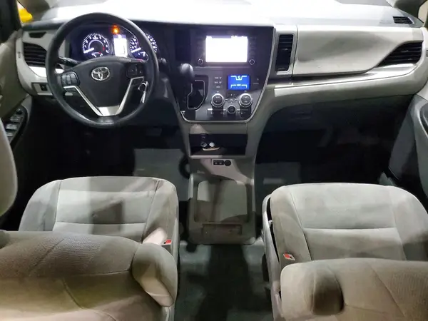 5TDZZ3DC4KS988547 2019 TOYOTA SIENNA - Image 8