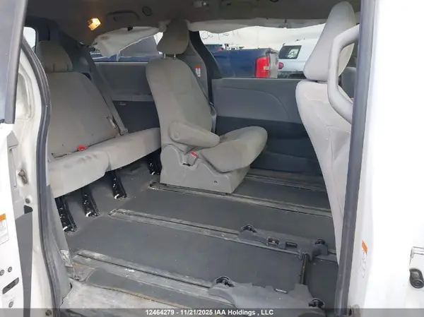 5TDZZ3DC4LS022913 2020 TOYOTA SIENNA - Image 8