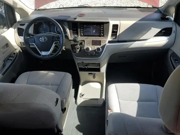 5TDZZ3DC4LS028260 2020 TOYOTA SIENNA - Image 8