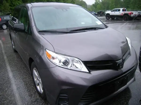 5TDZZ3DC4LS063512 2020 TOYOTA SIENNA - Image 2