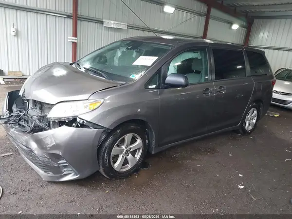 5TDZZ3DC4LS068743 2020 TOYOTA SIENNA - Image 2