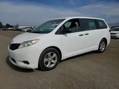 5TDZZ3DC5HS818108 2017 TOYOTA SIENNA