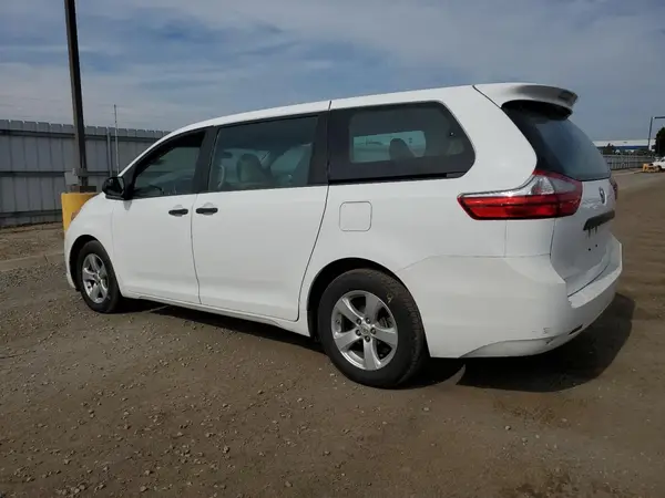 5TDZZ3DC5HS818108 2017 TOYOTA SIENNA - Image 2