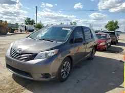 5TDZZ3DC5HS818593 2017 TOYOTA SIENNA