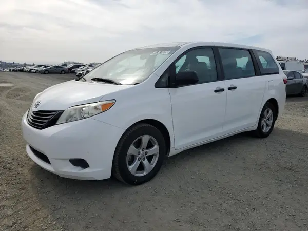 5TDZZ3DC5HS819047 2017 TOYOTA SIENNA - Image 1