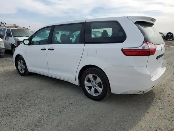 5TDZZ3DC5HS819047 2017 TOYOTA SIENNA - Image 2