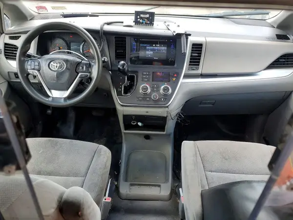 5TDZZ3DC5HS841176 2016 TOYOTA SIENNA - Image 8