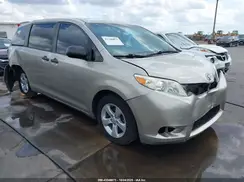5TDZZ3DC5HS852484 2017 TOYOTA SIENNA