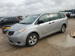 5TDZZ3DC5HS890135 2017 TOYOTA SIENNA