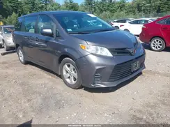 5TDZZ3DC5JS901995 2018 TOYOTA SIENNA