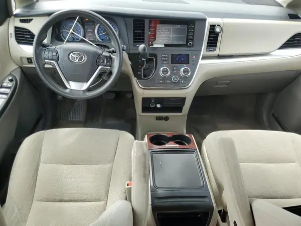 5TDZZ3DC5JS928730 2018 TOYOTA SIENNA - Image 8