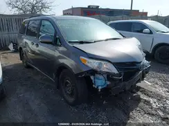 5TDZZ3DC5JS945849 2018 TOYOTA SIENNA