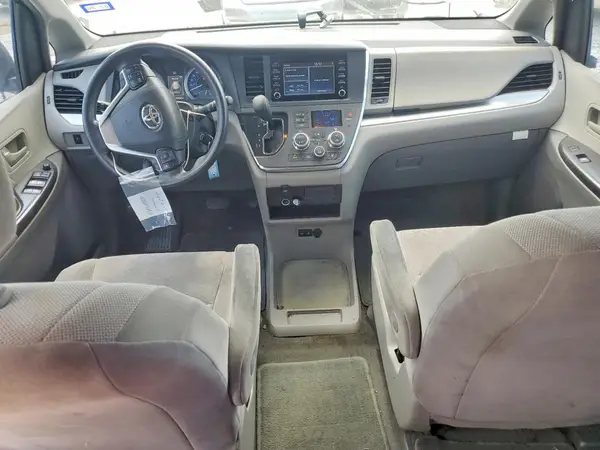 5TDZZ3DC5JS953269 2018 TOYOTA SIENNA - Image 8