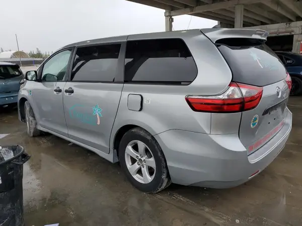5TDZZ3DC5LS039736 2020 TOYOTA SIENNA - Image 2