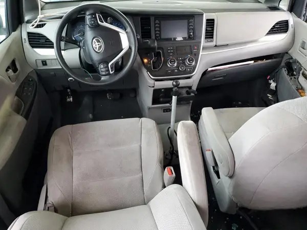 5TDZZ3DC5LS039736 2020 TOYOTA SIENNA - Image 8