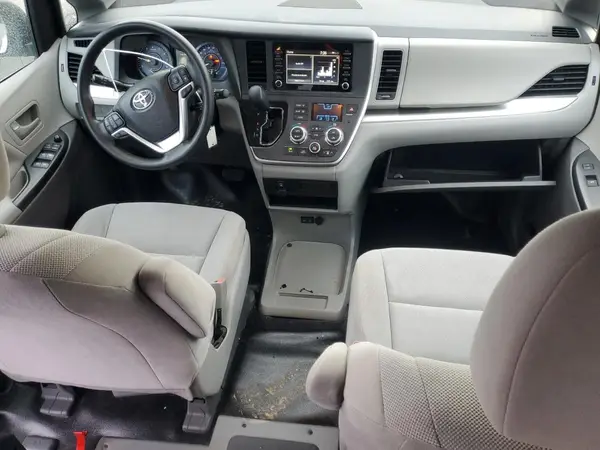 5TDZZ3DC5LS083218 2020 TOYOTA SIENNA - Image 8