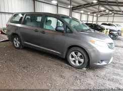 5TDZZ3DC6HS776418 2017 TOYOTA SIENNA