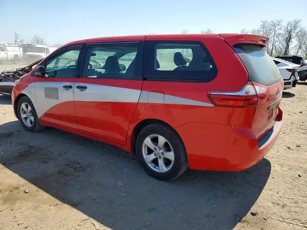 5TDZZ3DC6HS785412 2017 TOYOTA SIENNA - Image 2