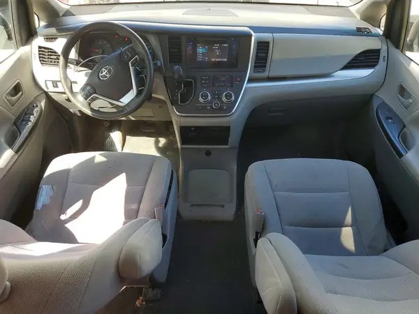 5TDZZ3DC6HS799584 2017 TOYOTA SIENNA - Image 8