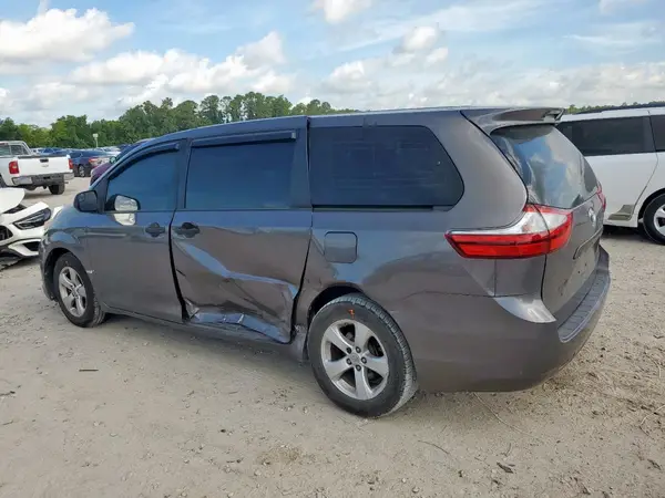 5TDZZ3DC6HS862151 2017 TOYOTA SIENNA - Image 2