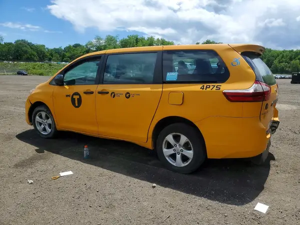 5TDZZ3DC6HS875823 2017 TOYOTA SIENNA - Image 2