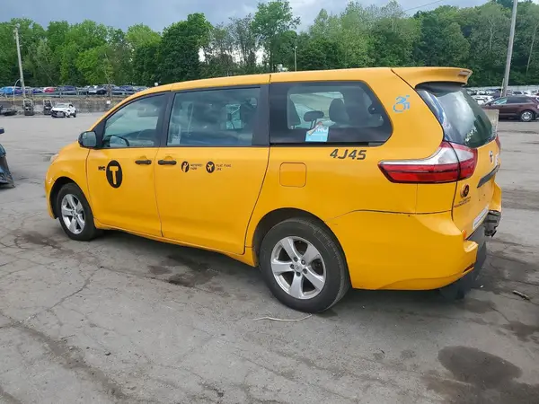 5TDZZ3DC6HS876342 2017 TOYOTA SIENNA - Image 2
