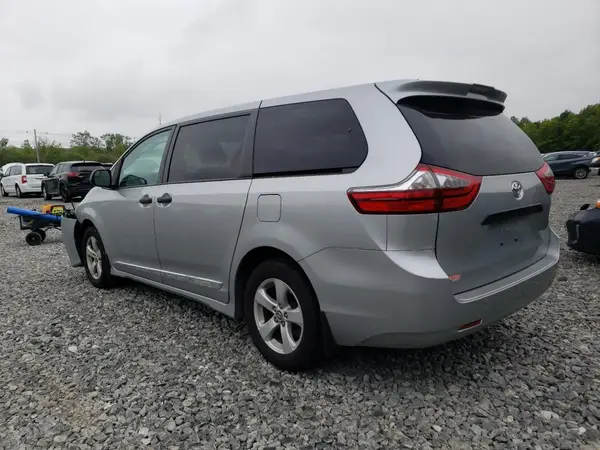 5TDZZ3DC6LS028115 2020 TOYOTA SIENNA - Image 2