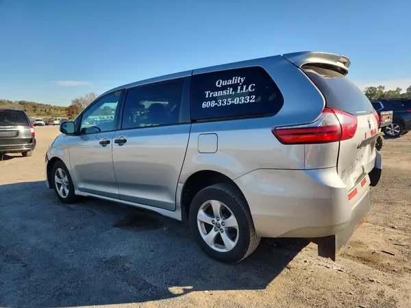 5TDZZ3DC6LS041771 2020 TOYOTA SIENNA - Image 2