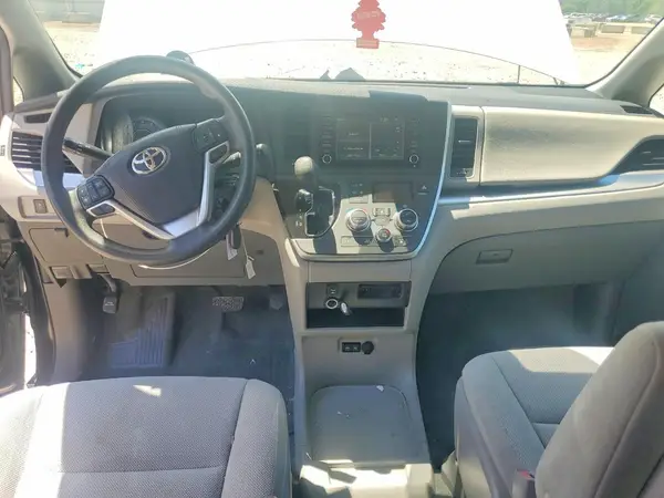 5TDZZ3DC6LS046050 2020 TOYOTA SIENNA - Image 8