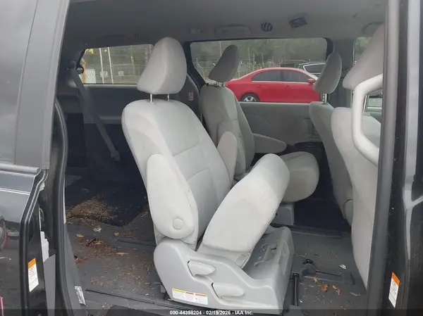 5TDZZ3DC6LS068033 2020 TOYOTA SIENNA - Image 8