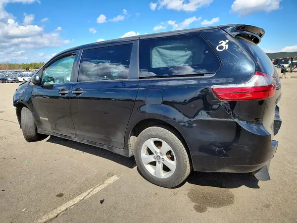 5TDZZ3DC6LS086788 2020 TOYOTA SIENNA - Image 2