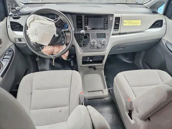 5TDZZ3DC6LS086788 2020 TOYOTA SIENNA - Image 8