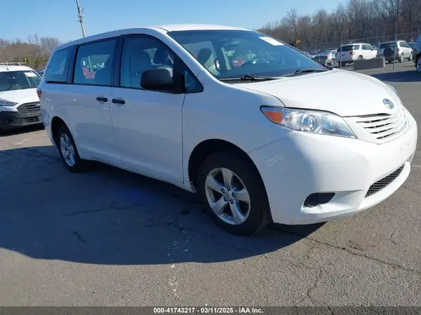 5TDZZ3DC7HS776329 2017 TOYOTA SIENNA - Image 1