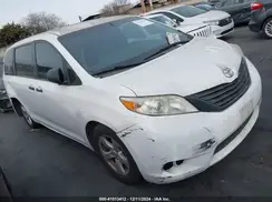 5TDZZ3DC7HS840675 2017 TOYOTA SIENNA