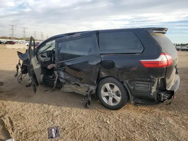 5TDZZ3DC7HS869044 2017 TOYOTA SIENNA - Image 2