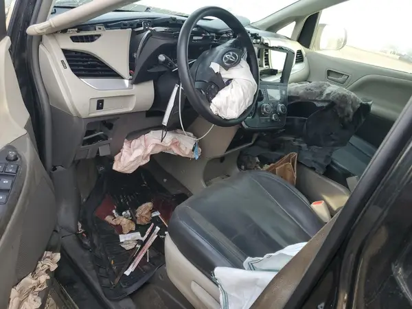 5TDZZ3DC7HS869044 2017 TOYOTA SIENNA - Image 8