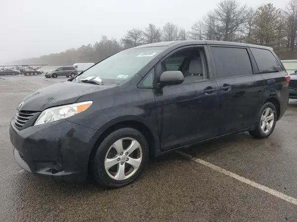 5TDZZ3DC7HS900115 2017 TOYOTA SIENNA - Image 1