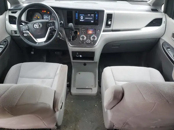5TDZZ3DC7HS900115 2017 TOYOTA SIENNA - Image 8