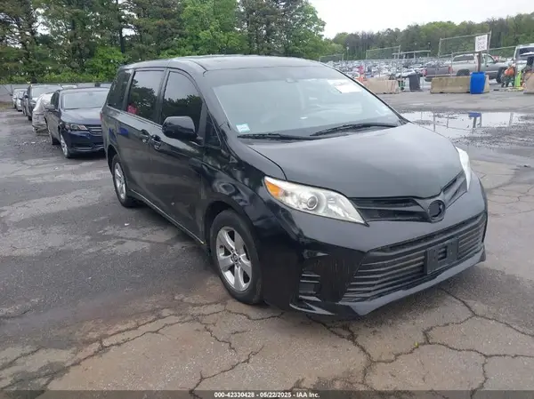 5TDZZ3DC7JS912142 2018 TOYOTA SIENNA - Image 1